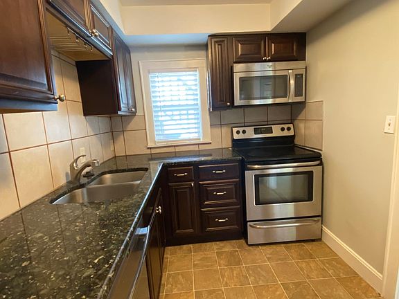 5th image of 1019 W 38th St #1