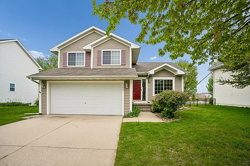505 SE Crabapple Dr Photo 1