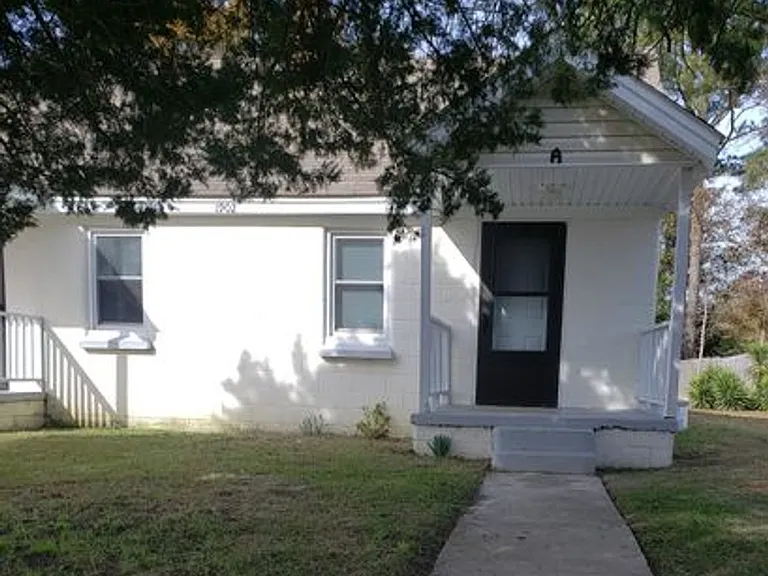 1902 Myrtle St — Photo 12