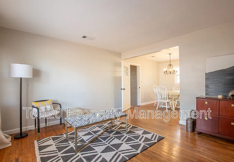 4264 Yates Dr — Photo 2