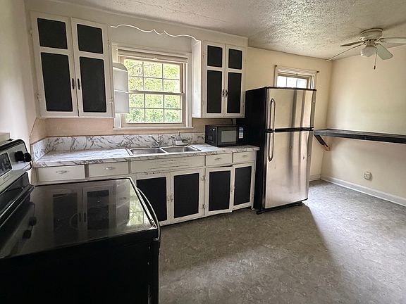 2nd image of 1719 Luton St
