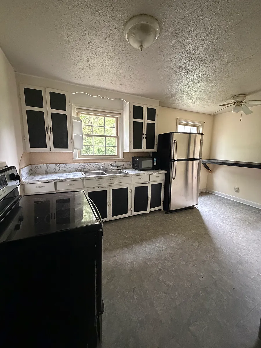 Building Photo - 1719 Luton St