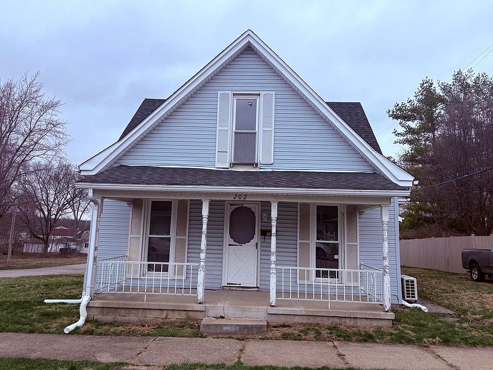 1st image of 202 W Main St