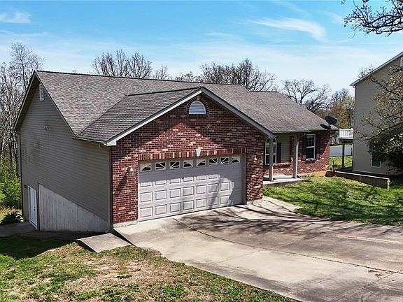 2nd image of 217 Scenic Hills Dr