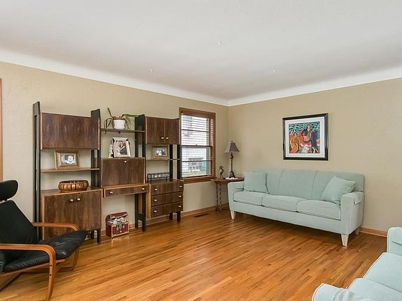 4th image of 1287 Idaho Ave W