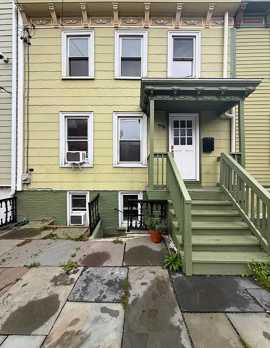 3 bed, 1980 sqft, $3,500 — Photo 1