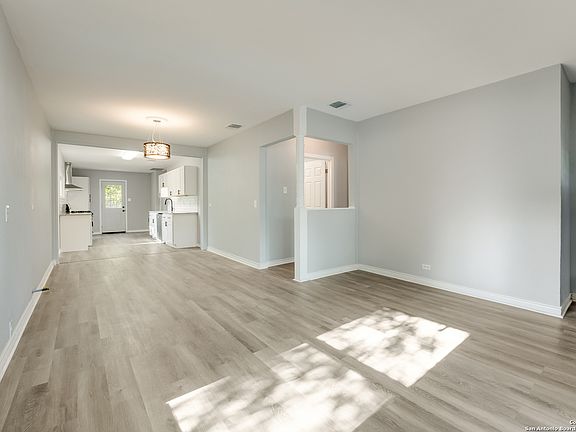4th image of 647 MCLAUGHLIN AVE