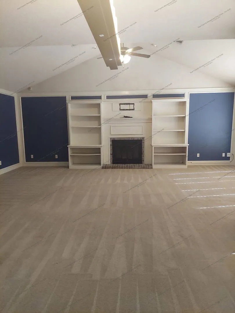 3 bed, 2.0 bath, 2038 sqft, $1,800 — Photo 3
