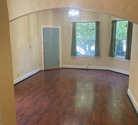 2nd image of 1610 SE Marion St #1