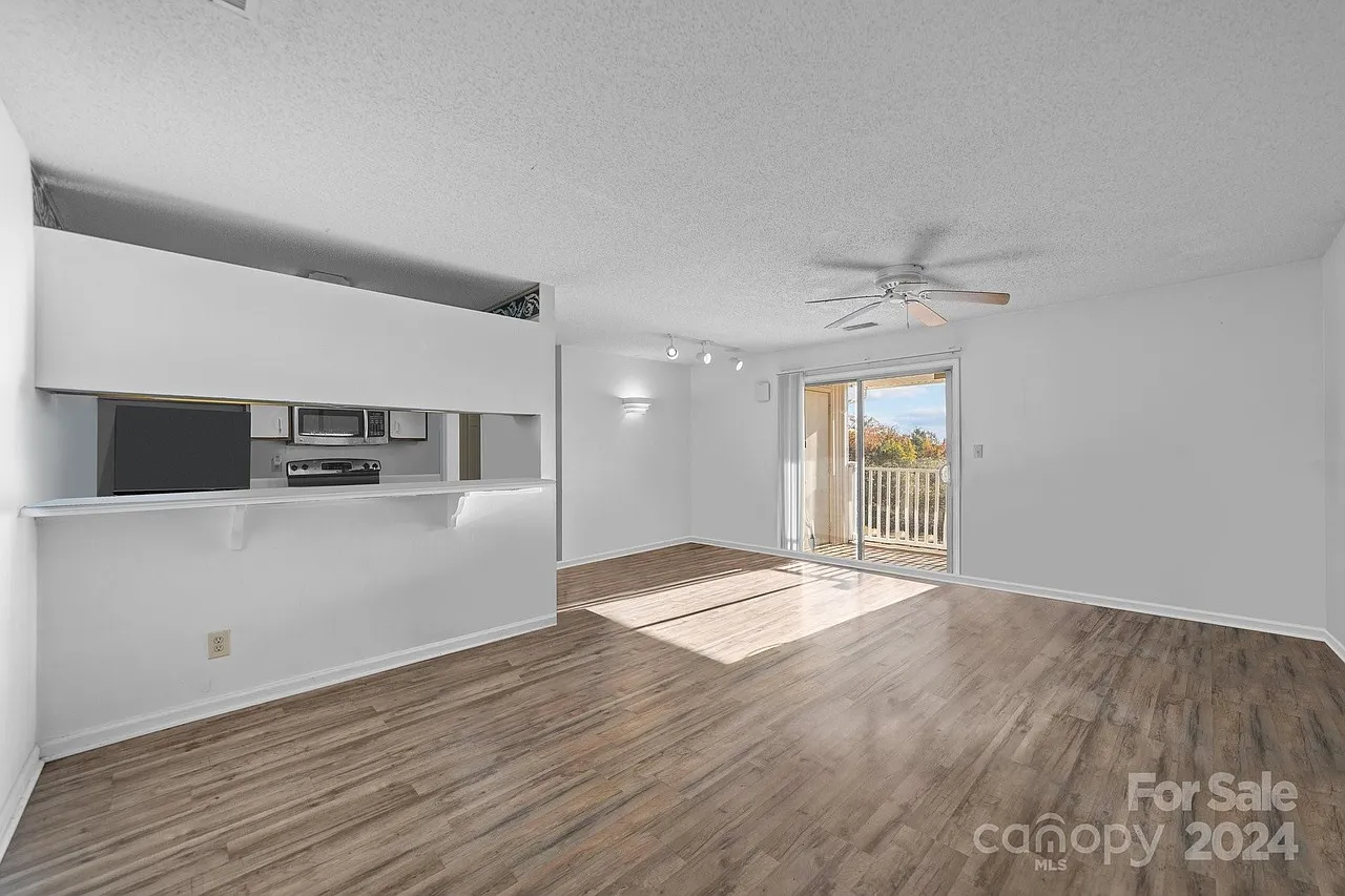 4 bed, 1096 sqft, $570 — Photo 4