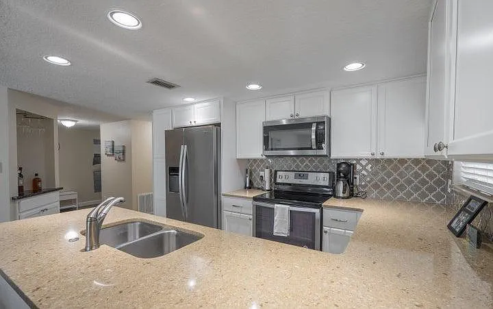 4800 Ocean Beach Blvd #215 — Photo 4