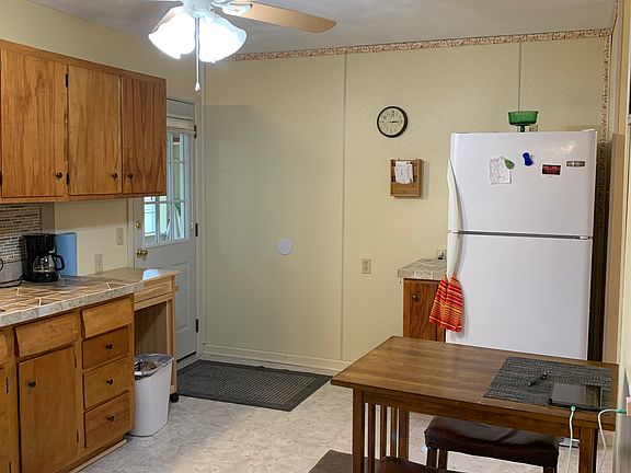 2nd image of 1358 Hillcrest Dr