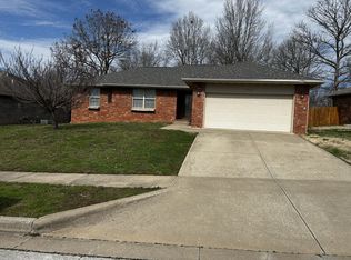 3873 W Parkridge Cir, Springfield, MO 65802