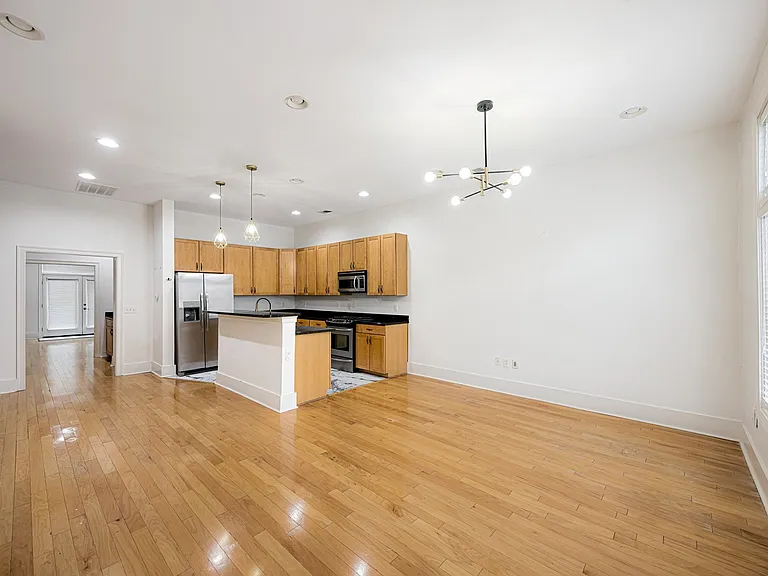 614 Tennessee St #201 — Photo 8