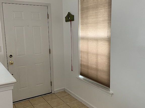 Convenient 1st Fl entrance