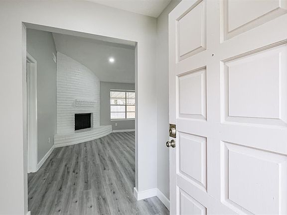 4th image of 1811 Wedgewood Court