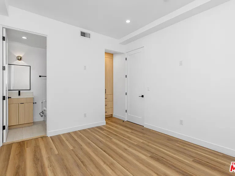 5225 W 20th St #1/4 — Photo 15