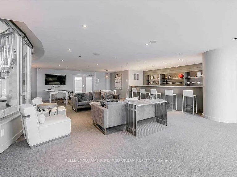 323 Richmond St E #201 — Photo 33