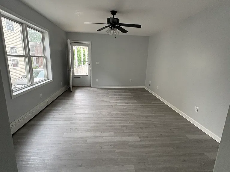 254 Saratoga Ave — Photo 4