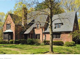 46 Center St, Windsor Locks, CT 06096