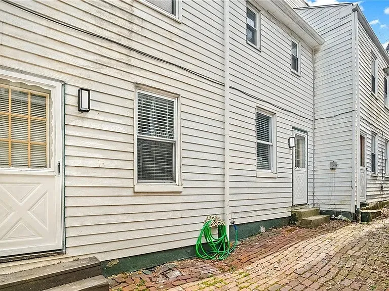 2810 Edwards Way #B — Photo 8