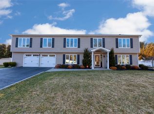 16 Kingston Rd, Mount Sinai, NY 11766