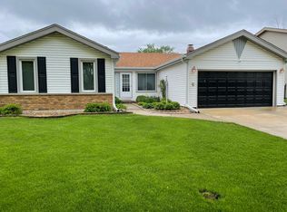 20046 S Sycamore Dr, Frankfort, IL 60423