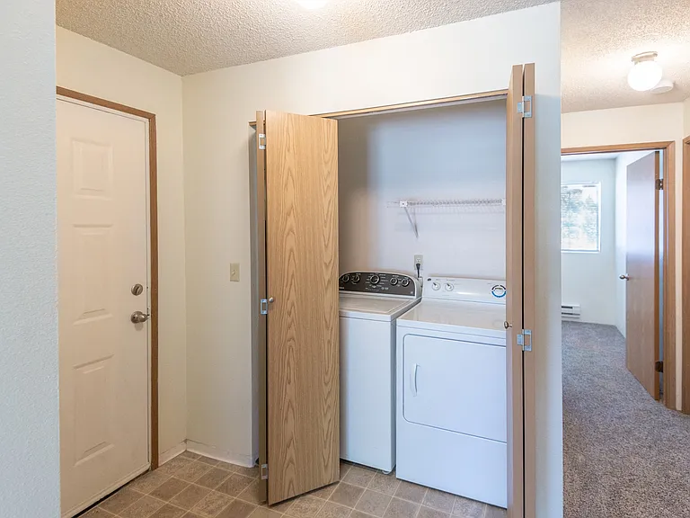 Black Lake Apartments — Photo 30