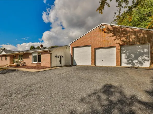 630 Dettmer Ln, Northampton, PA 18067