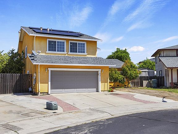 2nd image of 800 Treasure Ln