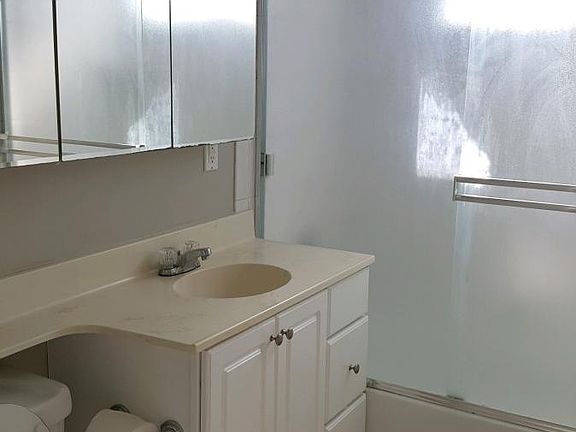 3rd image of 5163 Conrad Ave