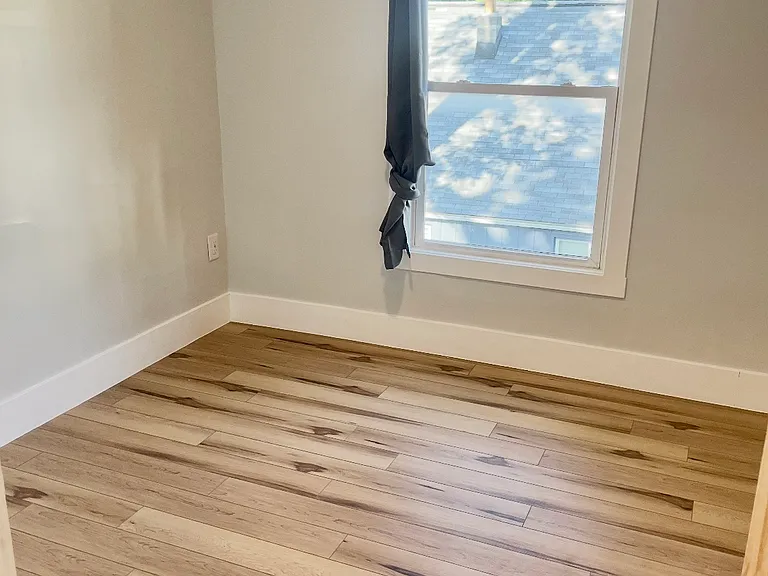 230 Brook St — Photo 9