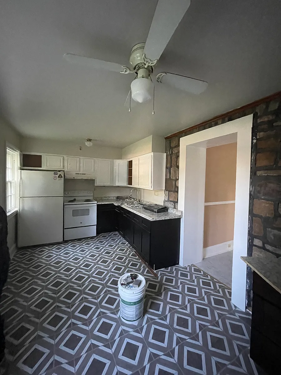 Building Photo - 224 Forest Ave #5