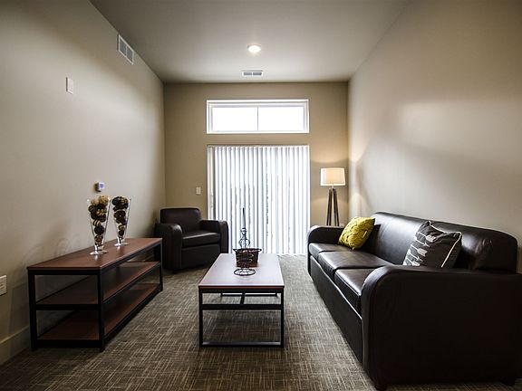 300 Grand_Living Room (2)_2016