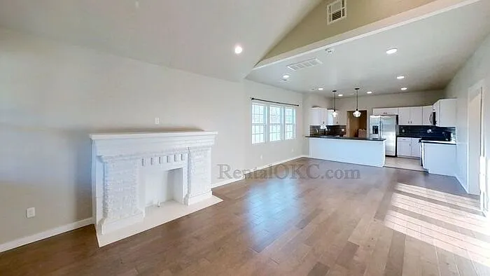 2245 NW 15th St — Photo 3