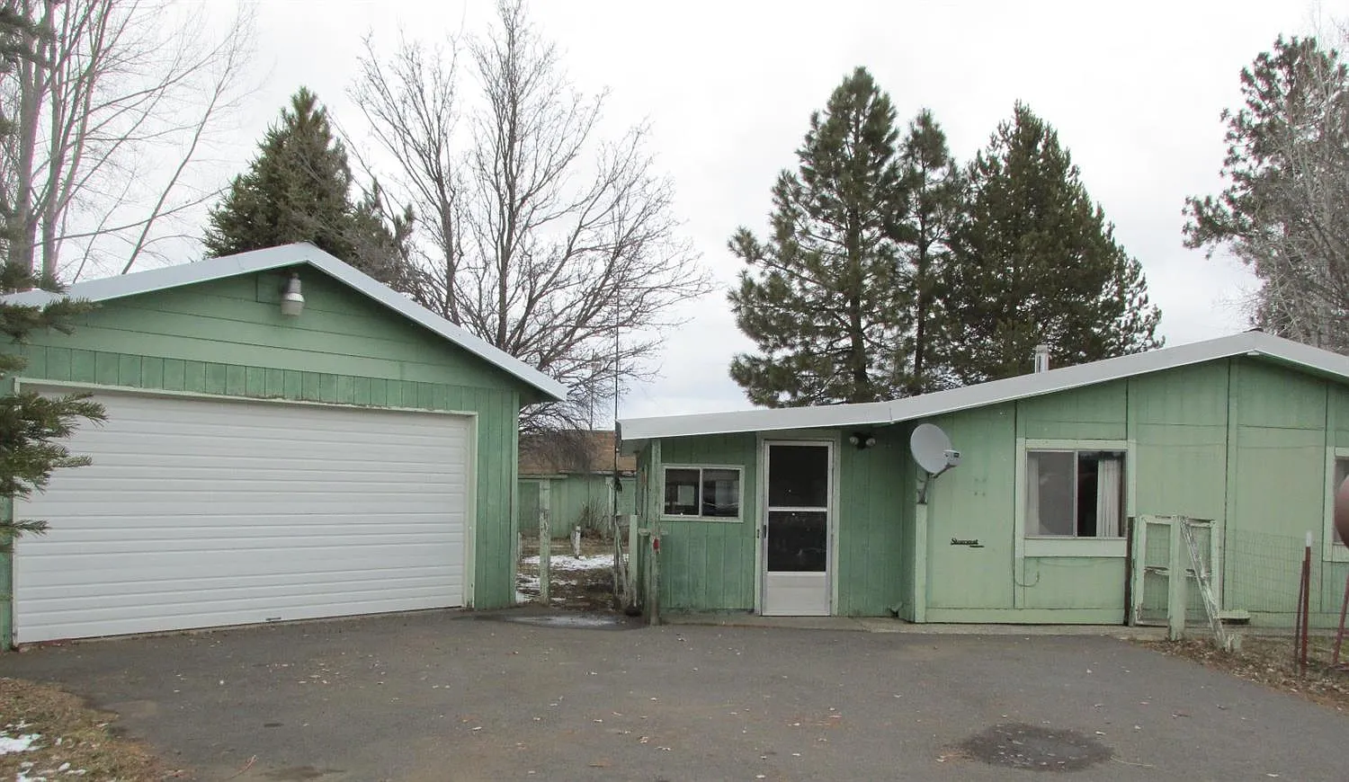 14209 Ravenwood Dr photo 1