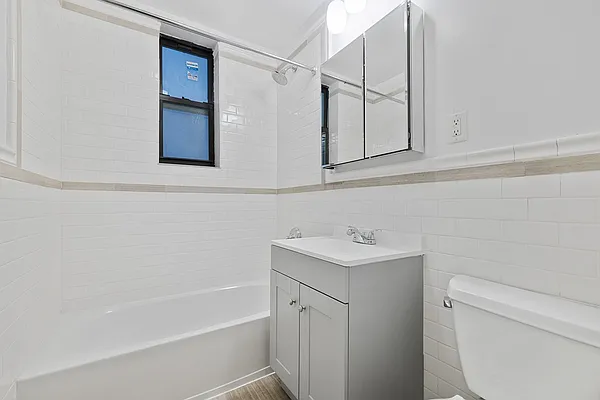 Rented by MNS | media 4