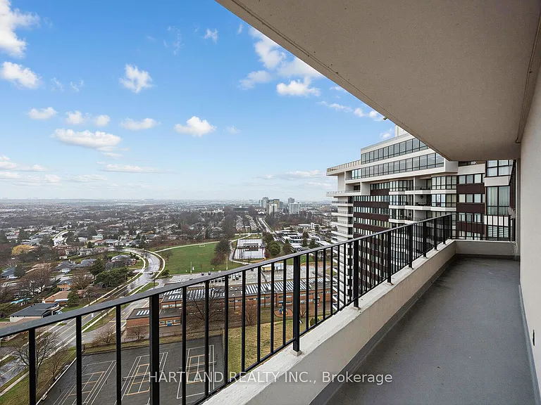 1333 Bloor St #2409 — Photo 17