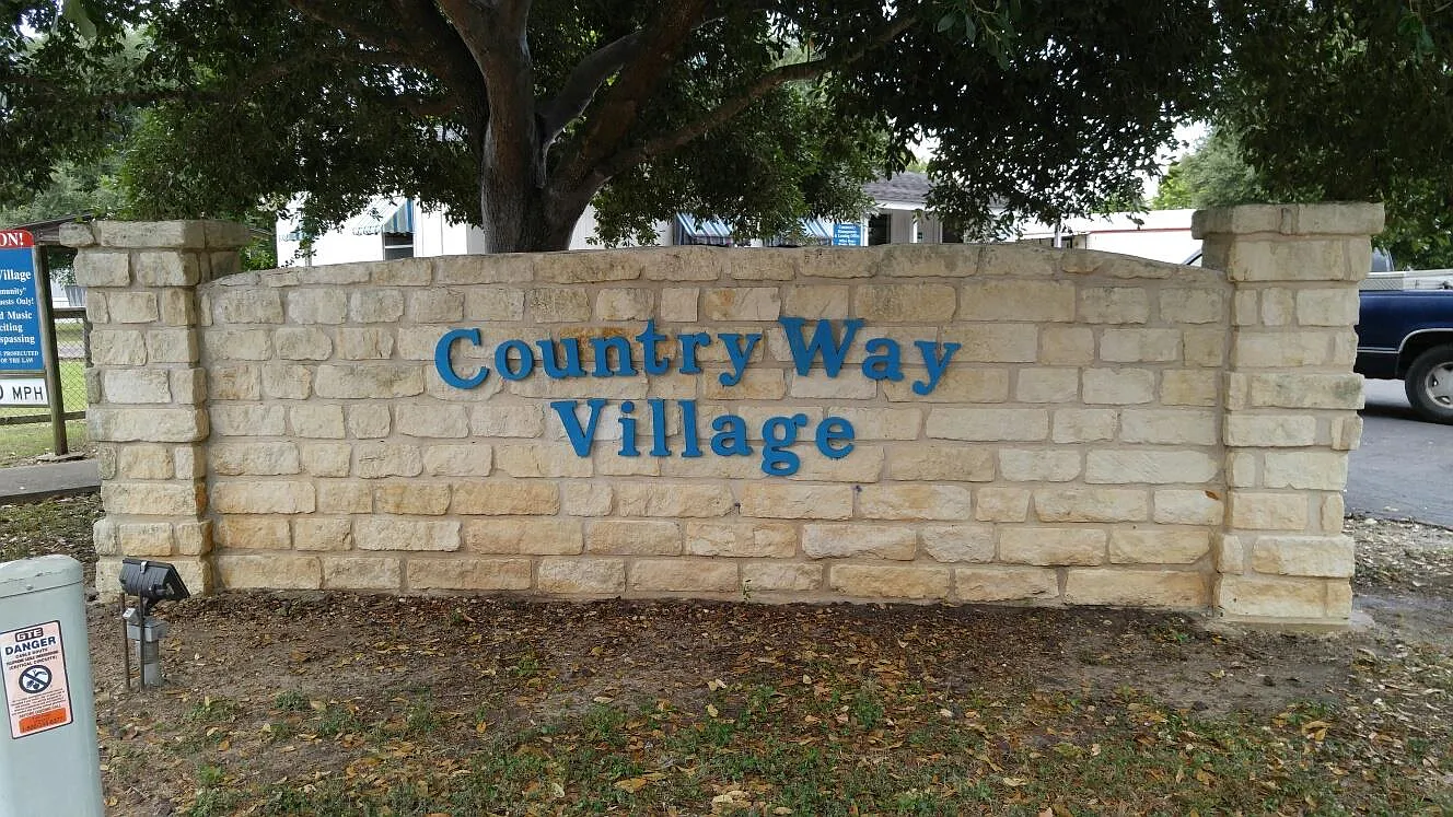 2 bed, 840 sqft, $57,000 — Photo 1