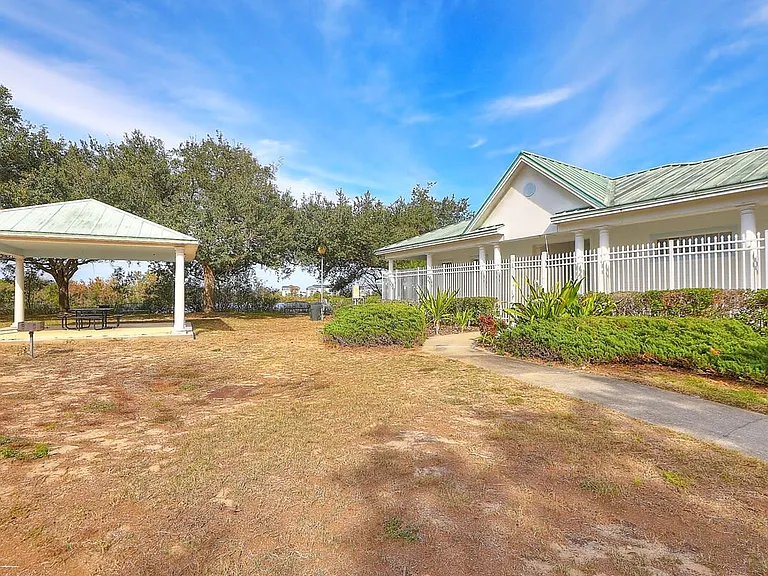 468 Lake Shore Pkwy — Photo 33