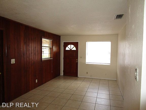 3rd image of 45 Circle Dr
