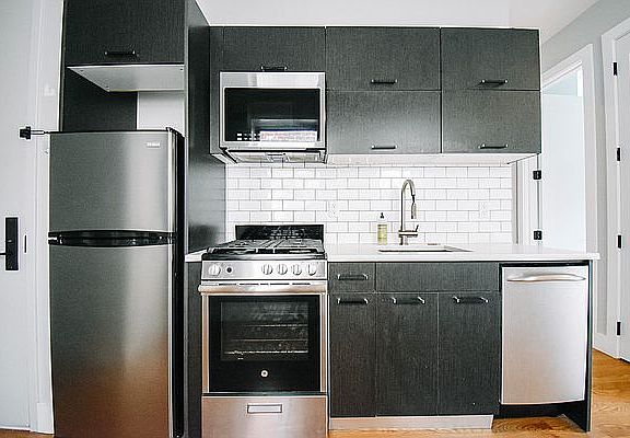 3rd image of 558 W 151st St #S1