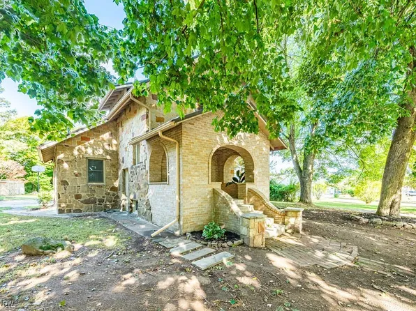 605 W Wood St, Malvern, OH 44644