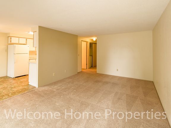 4th image of 101 Kenwood St APT 111