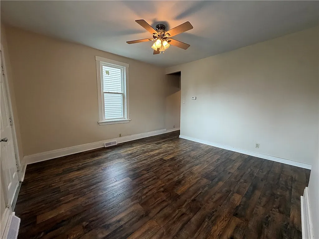2 bed, $1,000 — Photo 3