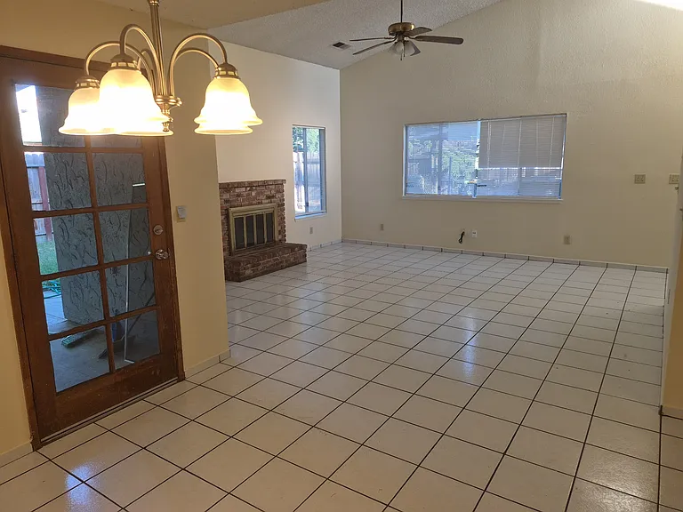 2346 N Bradley St — Photo 13