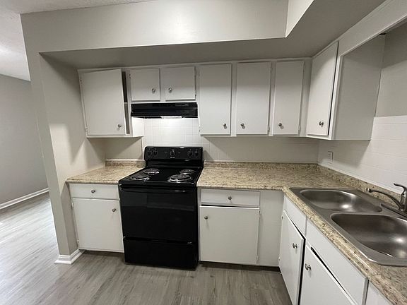 3rd image of 1029 Cross Keys Rd APT 11