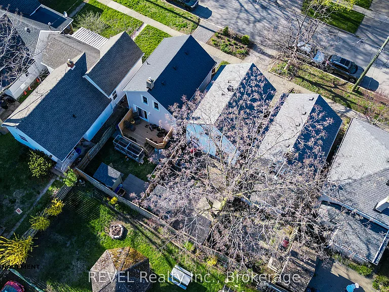 32 Edmund St — Photo 27