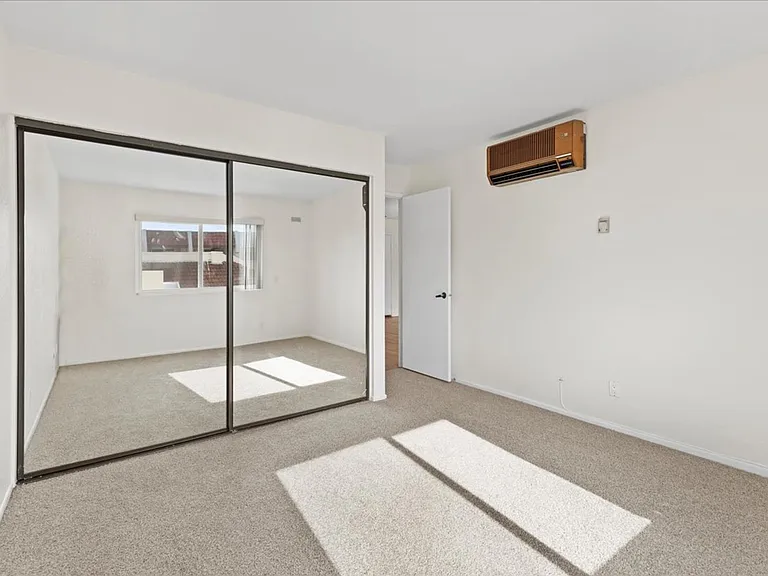 6350 Genesee Ave — Photo 17