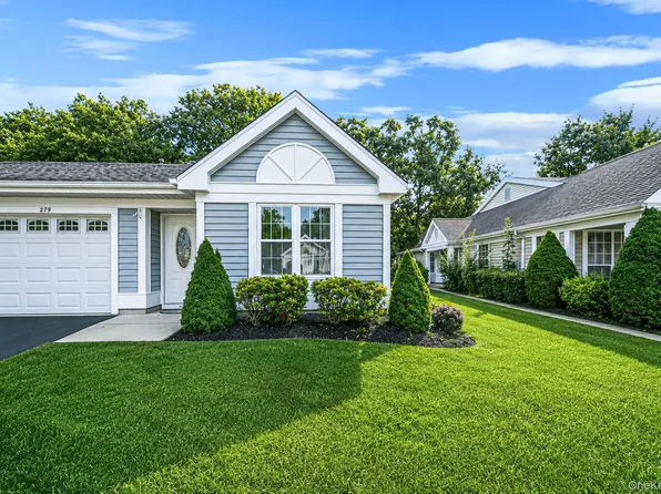 279 Glen Drive, Ridge, NY 11961